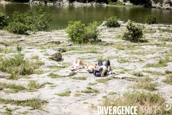 Tourisme balneaire au Pont du Gard