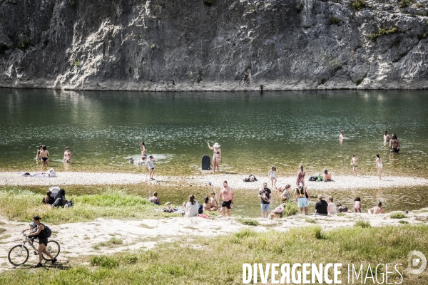 Tourisme balneaire au Pont du Gard