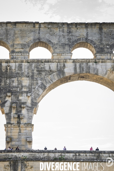 Tourisme balneaire au Pont du Gard