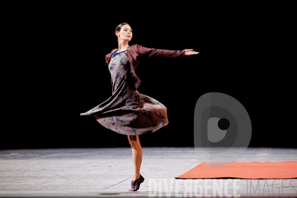 Another Place / Mats Ek / Ballet de l Opéra national de Paris