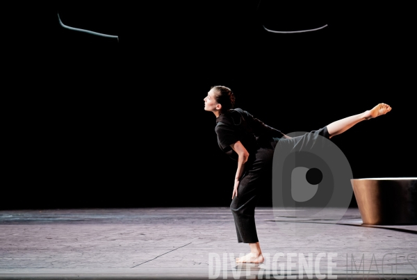 Boléro / Mats Ek / Ballet de l Opéra national de Paris / Ravel