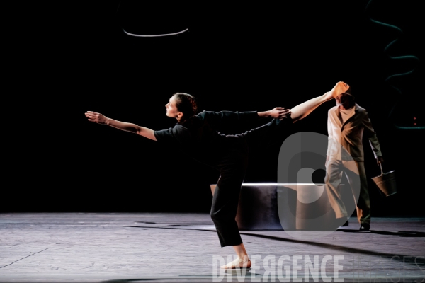 Boléro / Mats Ek / Ballet de l Opéra national de Paris / Ravel