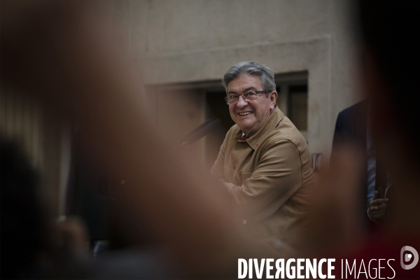 Apéro d annonces avec Jean-Luc Mélenchon à Marseille.