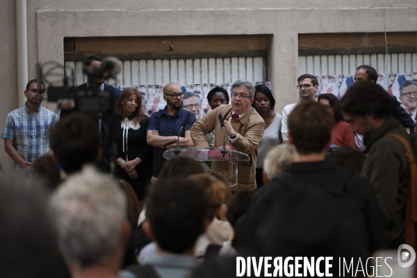 Apéro d annonces avec Jean-Luc Mélenchon à Marseille.