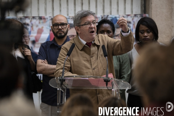 Apéro d annonces avec Jean-Luc Mélenchon à Marseille.