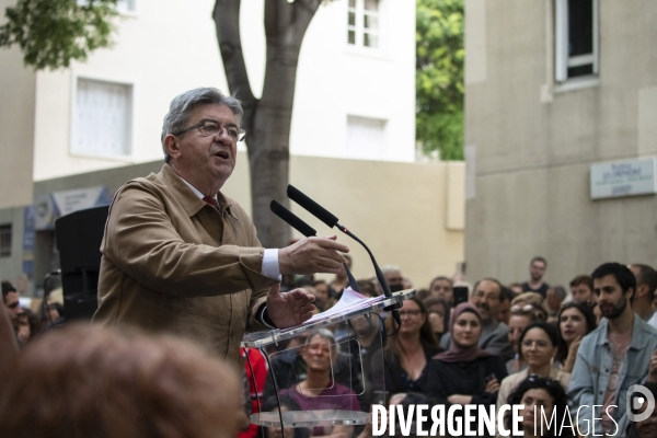 Apéro d annonces avec Jean-Luc Mélenchon à Marseille.