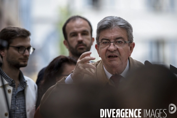 Apéro d annonces avec Jean-Luc Mélenchon à Marseille.