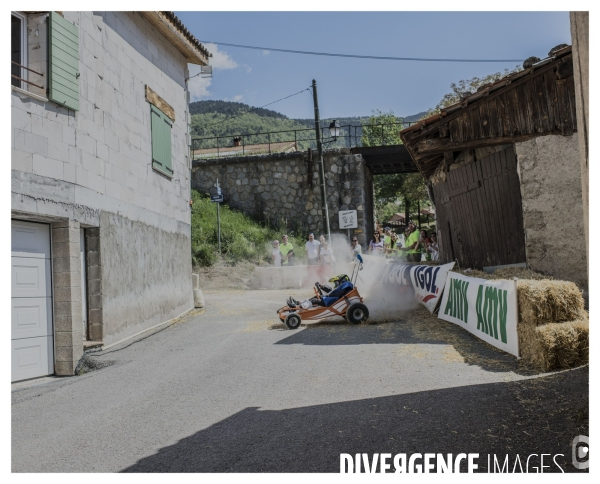 Le long de la Transbassealpine Digne Nice ( les caisses à savons )