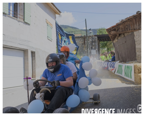 Le long de la Transbassealpine Digne Nice ( les caisses à savons )