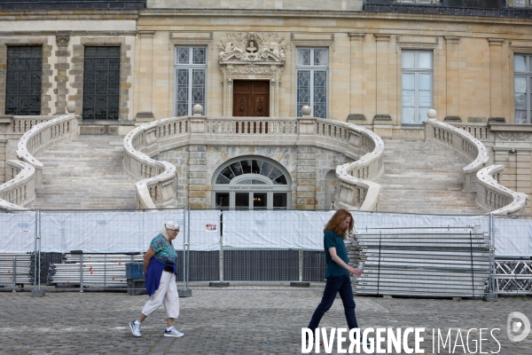 Fontainebleau L escalier en fer à cheval retrouve son éclat.