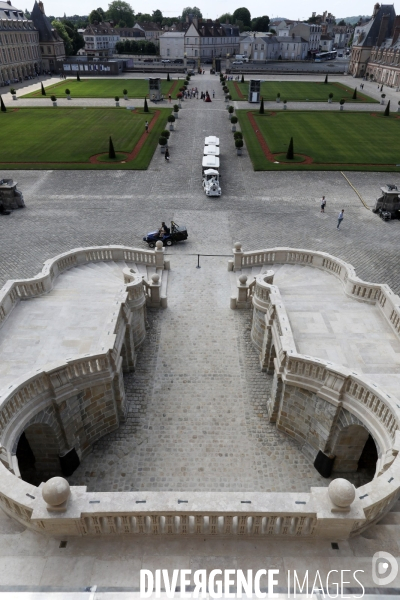 Fontainebleau L escalier en fer à cheval retrouve son éclat.