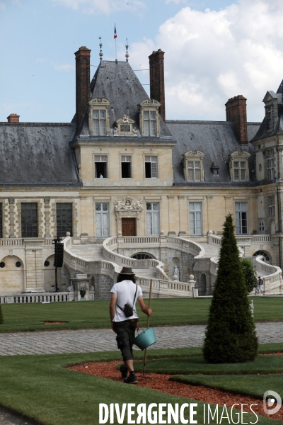 Fontainebleau L escalier en fer à cheval retrouve son éclat.