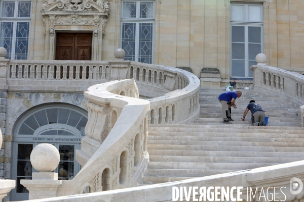 Fontainebleau L escalier en fer à cheval retrouve son éclat.