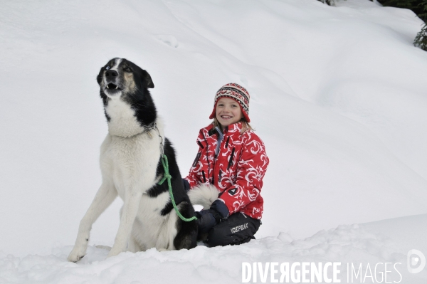 L enfant et les animaux : chien. Children and animals: dogs