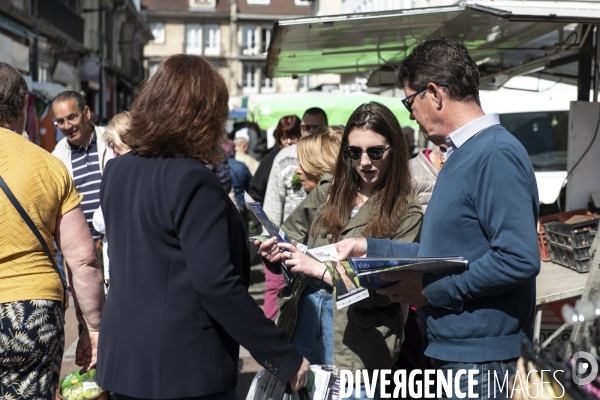 Illustrations campagne des législatives sur le marché d Yvetot en Seine-Maritime