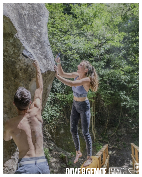 Le long de la Transbassealpine Digne-Nice. ( le contest d escalade )