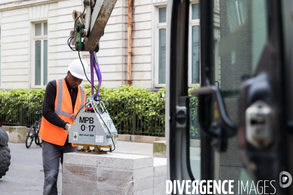 Chantier de pavage d une zone piétonne