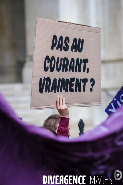 Manifestation contre les violences faites aux femmes en politique