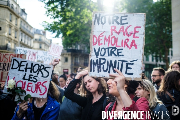 Manifestation contre les violences faites aux femmes en politique