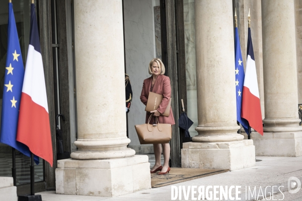 Premier conseil des ministres du gouvernement d Elisabeth Borne