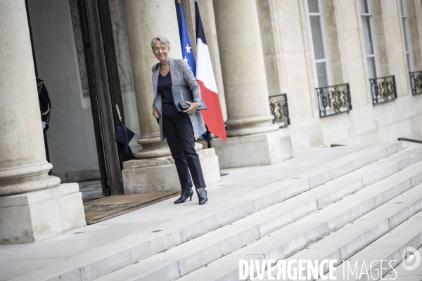 Premier conseil des ministres du gouvernement d Elisabeth Borne