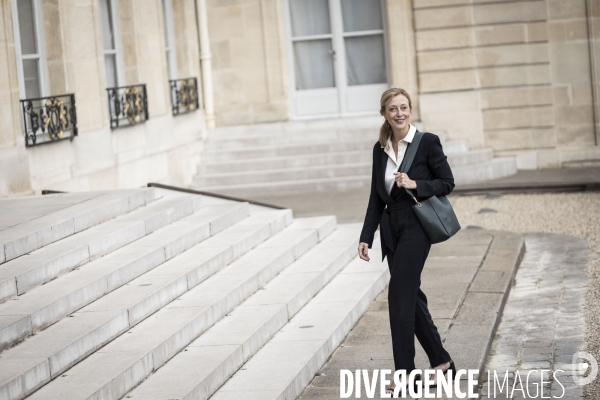 Premier conseil des ministres du gouvernement d Elisabeth Borne