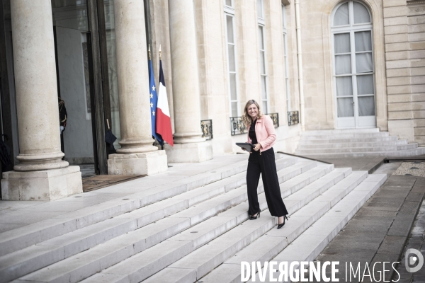 Premier conseil des ministres du gouvernement d Elisabeth Borne