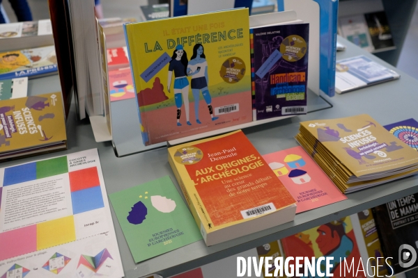 Exposition et atelier éducatif pour enfants durant le festival  Sciences infuses   Archéologie, un passé retrouvé   à la bibliothèque François Mitterand du Pré-Saint-Gervais