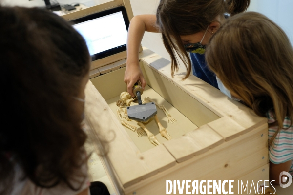 Exposition et atelier éducatif pour enfants durant le festival  Sciences infuses   Archéologie, un passé retrouvé   à la bibliothèque François Mitterand du Pré-Saint-Gervais