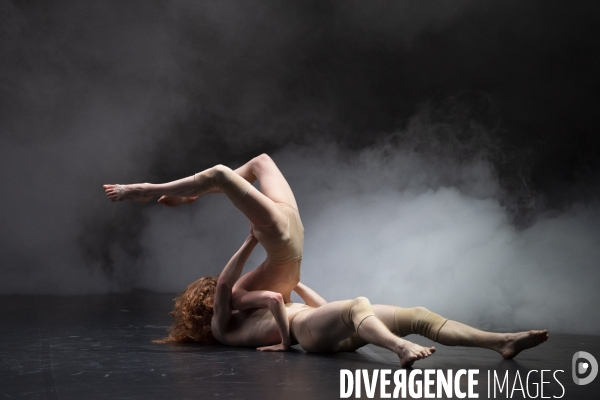 ROOMMATES - OIWA - Peeping Tom - Franck Chartier - Ballet national de Marseille