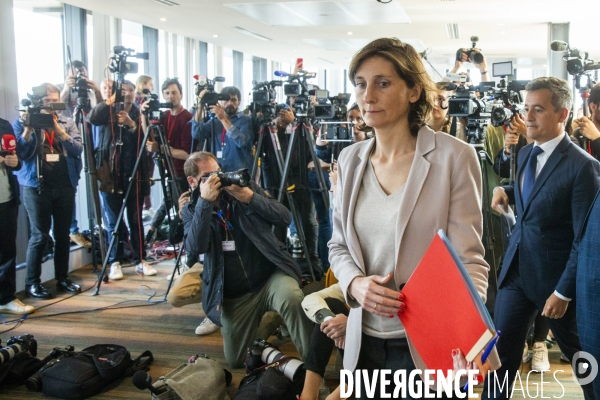Conférence de presse au ministère des sports après les incidents lors de la finale de la Ligue des champions.