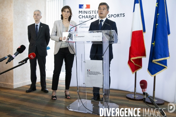 Conférence de presse au ministère des sports après les incidents lors de la finale de la Ligue des champions.