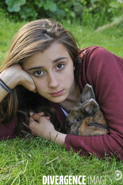 L enfant et les animaux : Les NACS. : le lapin. Nouveaux animaux de compagnie. Child and animals: new pets.
