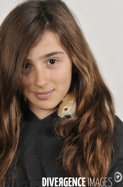 L enfant et les animaux : Les NACS, la gerbille. Nouveaux animaux de compagnie. Child and animals: new pets.