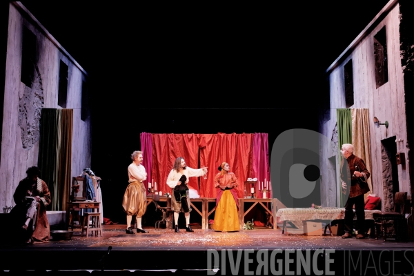 LE CRÉPUSCULE DES SINGES /  Louise Vignaud / Comédie Française