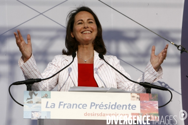 Meeting de segolene royal au stade charlety