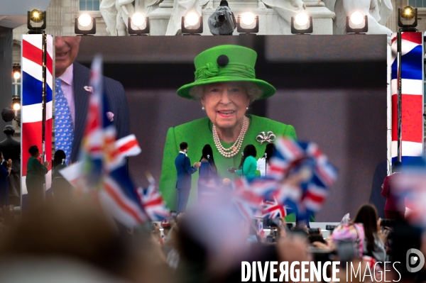 Jubilé de platine d Elisabeth II. Parade devant Buckingham palace.