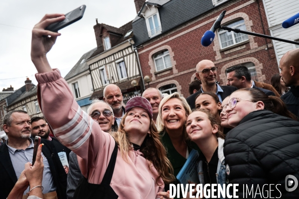 Marine le pen en seine maritime