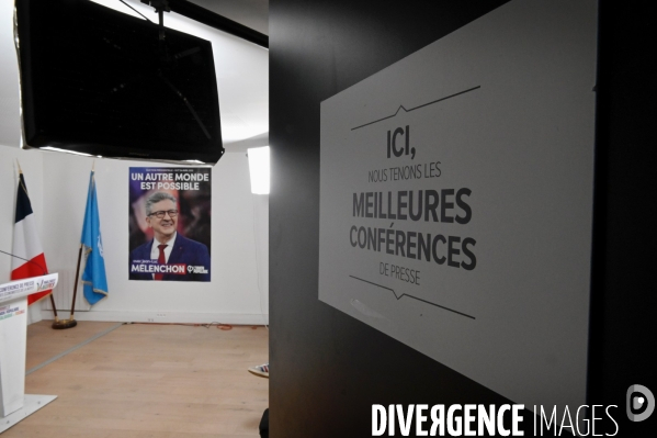 Conference de presse de Jean Luc Mélenchon et Aurélie Trouvé avec les économistes de la NUPES