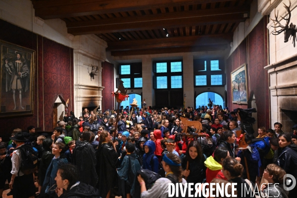 Orage pendant le rassemblement de 30 000 Scouts Unitaires de France à Chambord pour fêter les 50 ans du mouvement, 12 000 jeunes scouts mis à l abri en urgence dans le château de Chambord