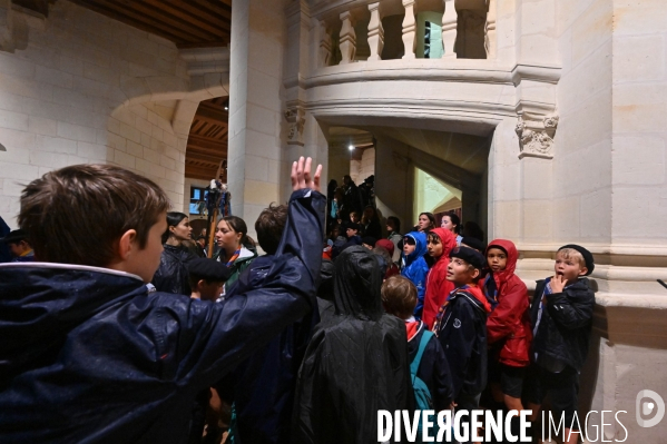 Orage pendant le rassemblement de 30 000 Scouts Unitaires de France à Chambord pour fêter les 50 ans du mouvement, 12 000 jeunes scouts mis à l abri en urgence dans le château de Chambord