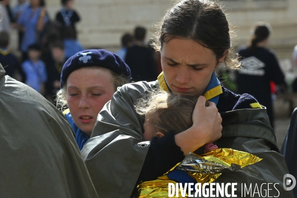 Orage pendant le rassemblement de 30 000 Scouts Unitaires de France à Chambord pour fêter les 50 ans du mouvement, 12 000 jeunes scouts mis à l abri en urgence dans le château de Chambord