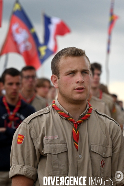 Messe de la Pentecôte des  Scouts Unitaires de France lors de leur rassemblement  à Chambord pour fêter les 50 ans du mouvement.