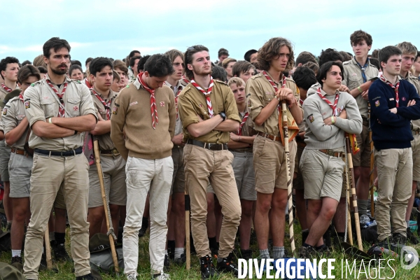 Messe de la Pentecôte des  Scouts Unitaires de France lors de leur rassemblement  à Chambord pour fêter les 50 ans du mouvement.