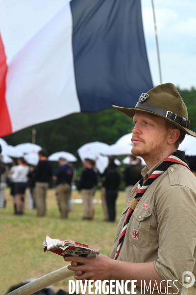 Messe de la Pentecôte des  Scouts Unitaires de France lors de leur rassemblement  à Chambord pour fêter les 50 ans du mouvement.