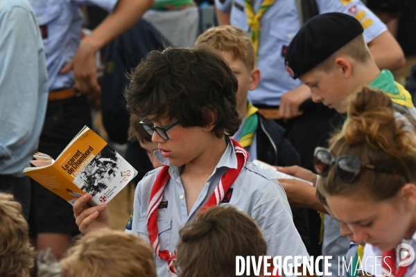 Messe de la Pentecôte des  Scouts Unitaires de France lors de leur rassemblement  à Chambord pour fêter les 50 ans du mouvement.