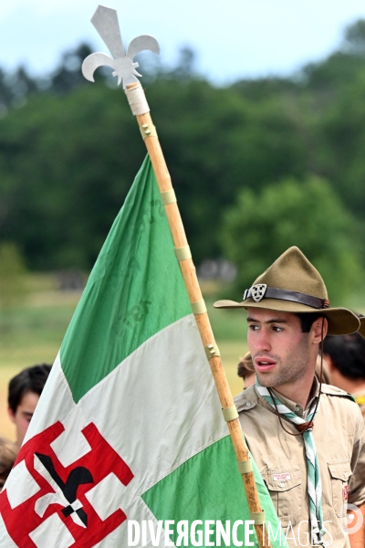 Messe de la Pentecôte des  Scouts Unitaires de France lors de leur rassemblement  à Chambord pour fêter les 50 ans du mouvement.