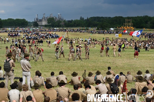 Messe de la Pentecôte des  Scouts Unitaires de France lors de leur rassemblement  à Chambord pour fêter les 50 ans du mouvement.