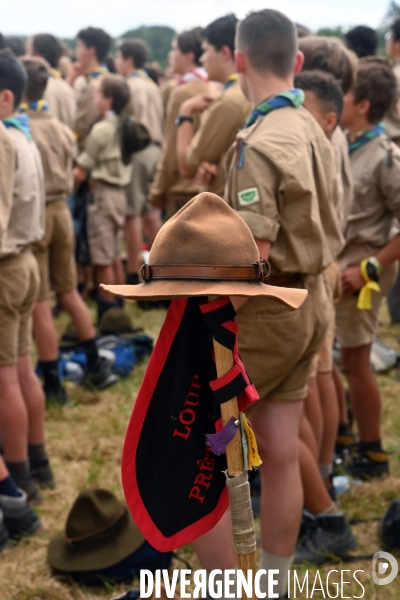 Messe de la Pentecôte des  Scouts Unitaires de France lors de leur rassemblement  à Chambord pour fêter les 50 ans du mouvement.