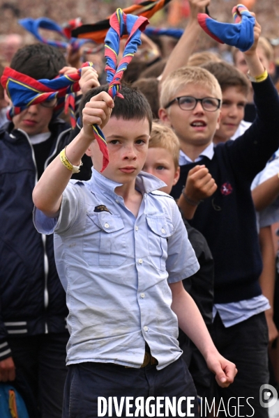 Messe de la Pentecôte des  Scouts Unitaires de France lors de leur rassemblement  à Chambord pour fêter les 50 ans du mouvement.